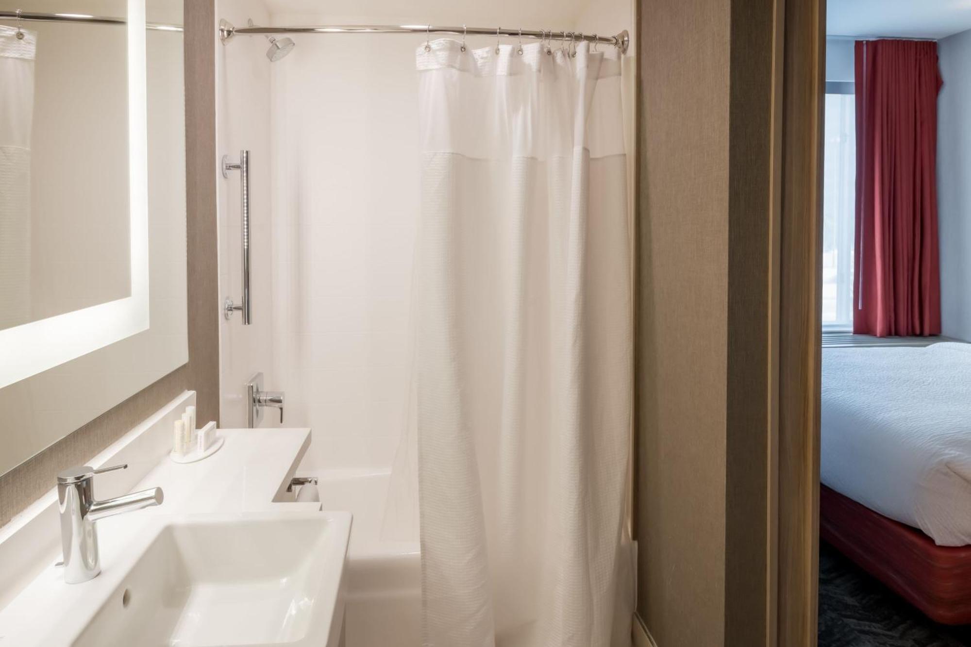 Springhill Suites Dallas Central Expressway מראה חיצוני תמונה